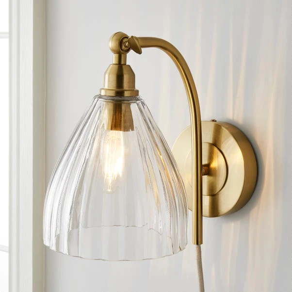 Churchgate Allexton Plug In Wall Light - Image 6