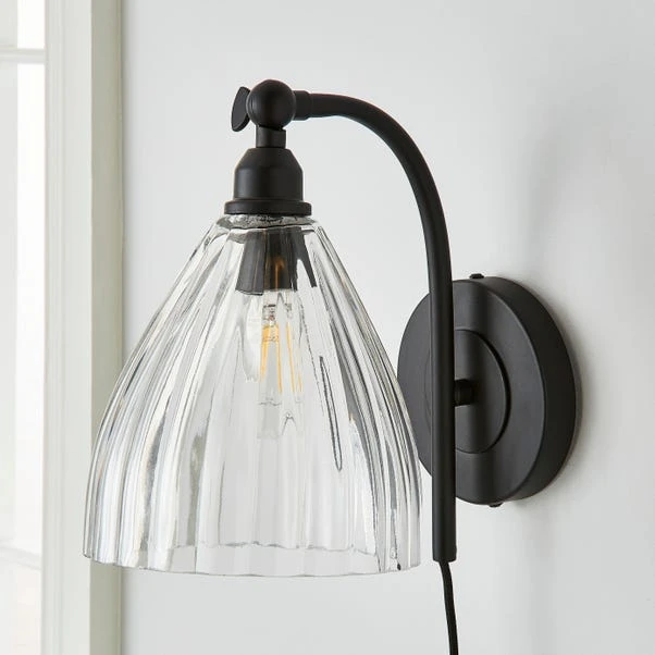 Churchgate Allexton Plug In Wall Light - Image 2