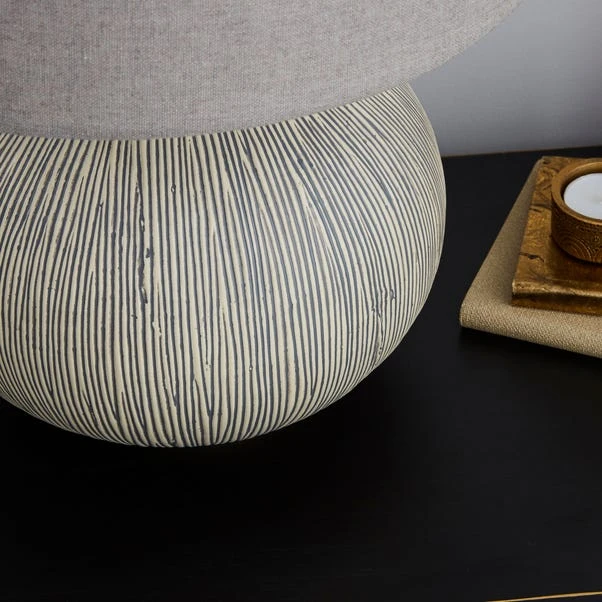 Dahlia Scratched Resin Grey Table Lamp - Image 2