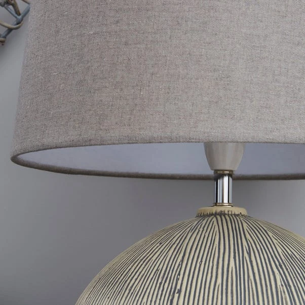 Dahlia Scratched Resin Grey Table Lamp - Image 3